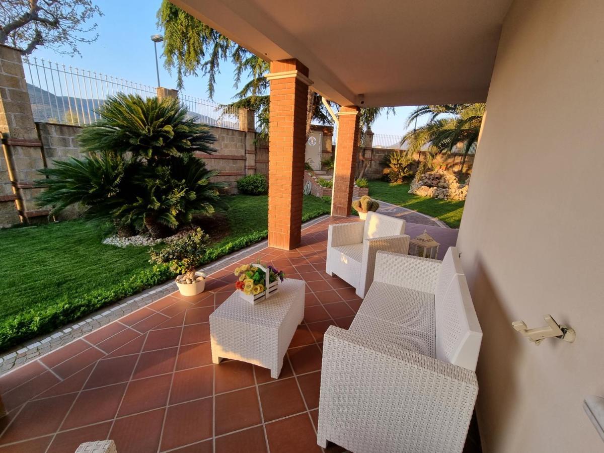 Villa Sweery Santa Maria a Vico Exteriör bild